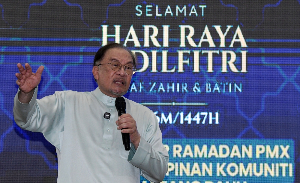Prime Minister Datuk Seri Anwar Ibrahim speaks during Ramadan event with Permatang Pauh community leaders in Bukit Mertajam on March 20, 2026. — Bernama pic