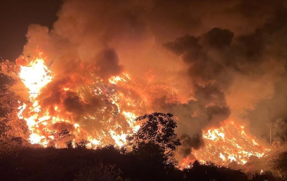 Pulau Burung landfill in Penang hit by second fire in two months, containment efforts underway Pulau Burung landfill in Penang hit by second fire in two months, containment efforts underway