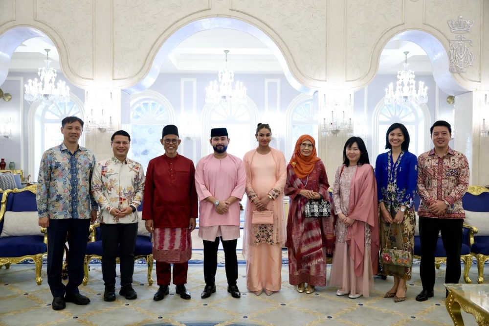Two Singapore Cabinet ministers attended a Hari Raya Aidilfitri Open House hosted by the Regent of Johor, Tunku Ismail Sultan Ibrahim, at Istana Bukit Serene on Saturday. — Picture via Facebook/HRH Crown Prince of Johor