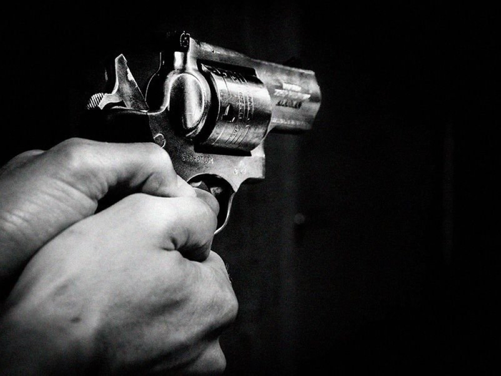 A 24‑year‑old factory operator sustained gunshot injuries to his arm and chest after an argument turned violent in Padang Serai late last night. — Unsplash pic