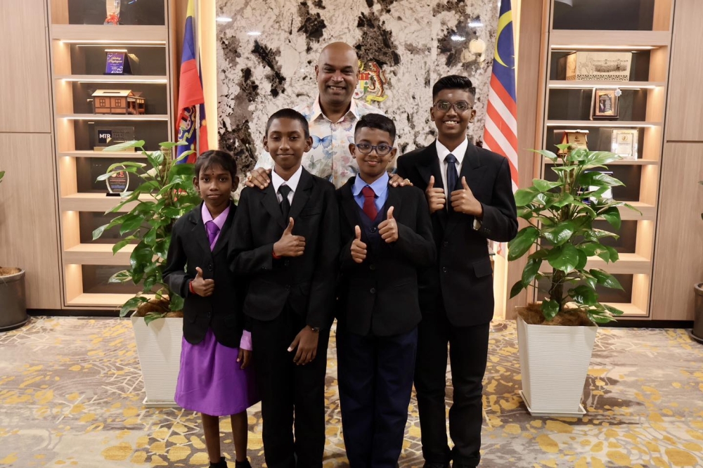 Four Malaysian students excelled at the Bangkok Innovation Awards, winning two gold medals and second place in the Engineering category for primary schools. — Picture via Facebook/Ramanan Ramakrishnan Official Media
