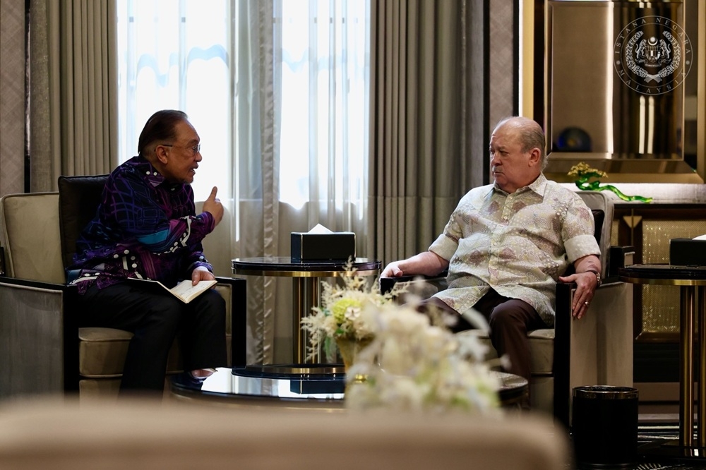 His Majesty, Sultan Ibrahim, King of Malaysia and Prime Minister Datuk Seri Anwar Ibrahim are seen at Istana Bukit Tunku March 19, 2026. — Picture via Facebook/Sultan Ibrahim Sultan Iskandar 