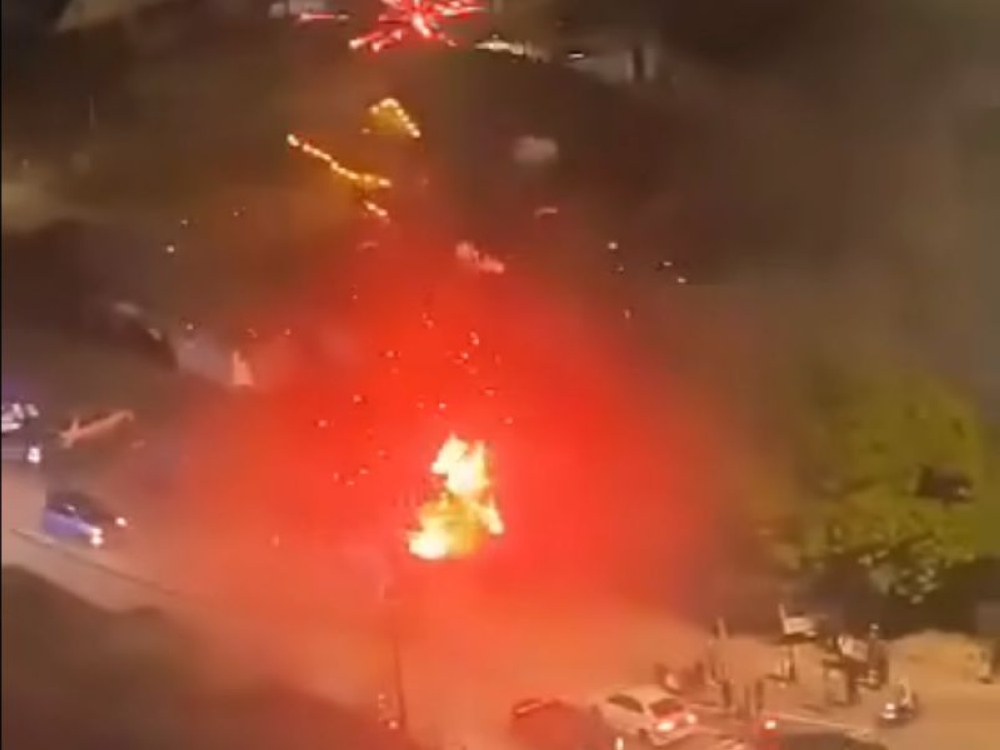 A fire broke out at a fireworks stall at Majidee Corner in Kampung Dato Sulaiman Menteri, Johor Bahru on March 22, 2026 that damaged two vehicles nearby; no casualties have been reported. — Screengrab images from social media video