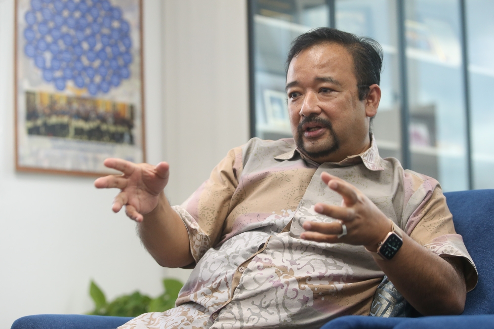 Idzqandar says cable theft can disrupt operations by affecting power and traction systems, as well as signalling and communications. — Picture by Yusof Mat Isa