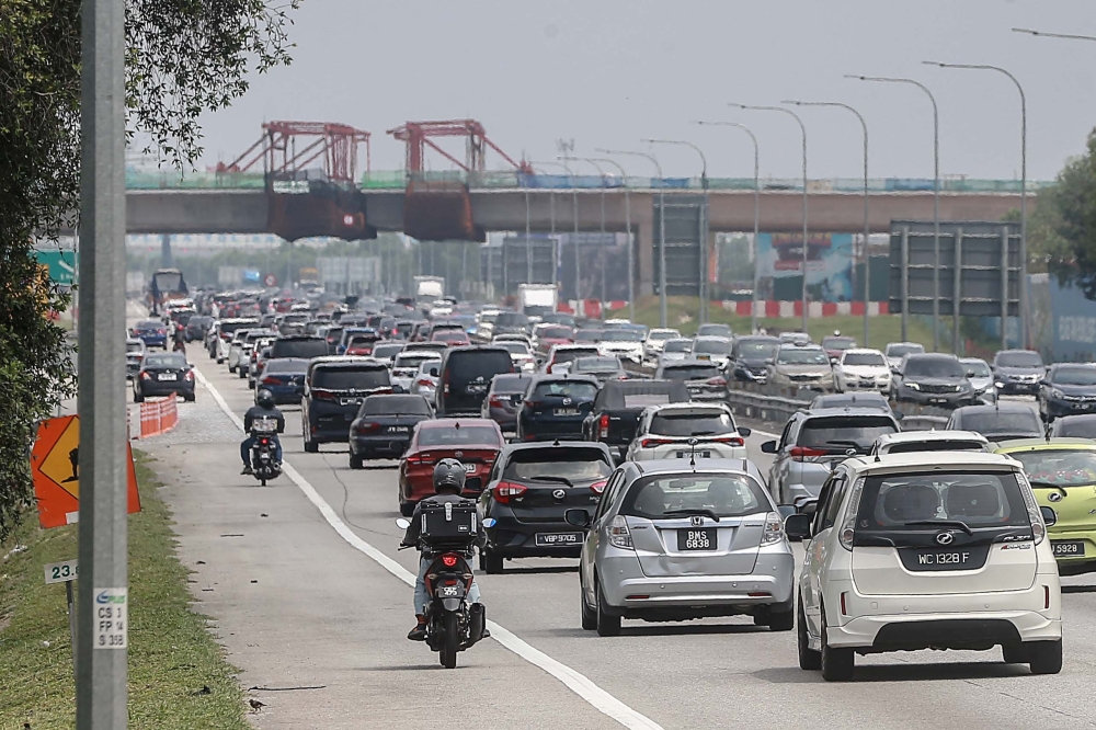 Slow-moving traffic was also reported on the Damansara-Puchong Expressway (LDP) northbound from Puchong Utama to Puchong Intan. — File Picture by Sayuti Zainudin
