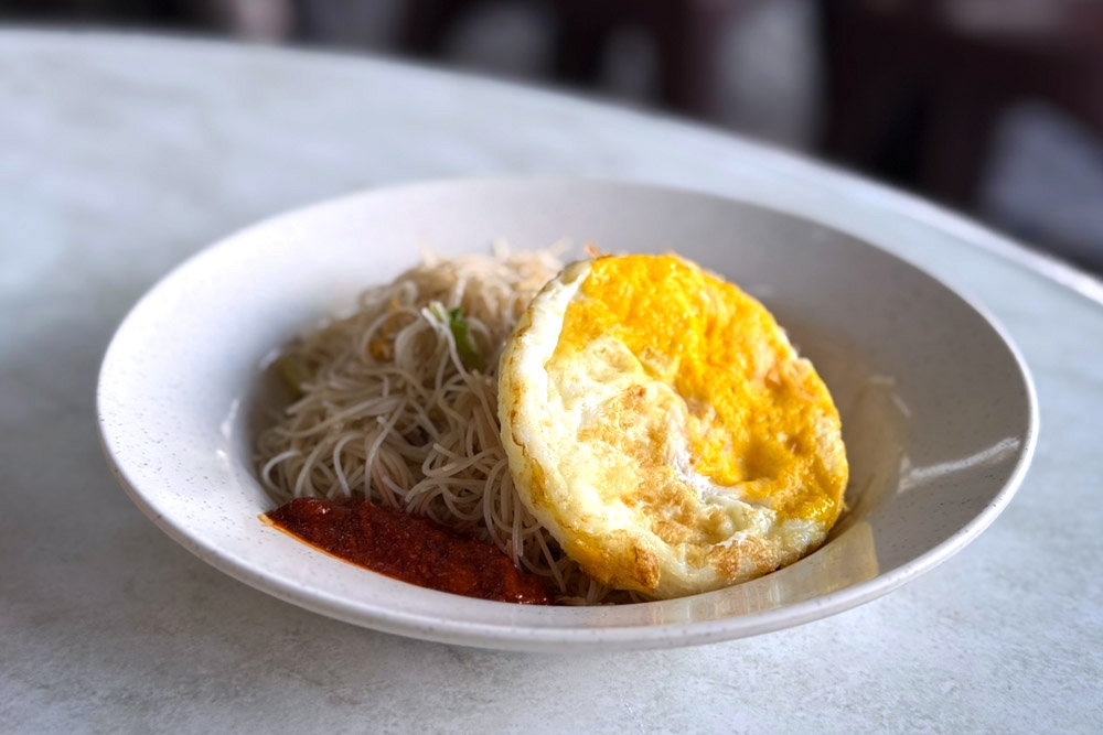 Stir fried ‘meehoon’ with ‘sambal’ and fried egg. — Picture by CK Lim