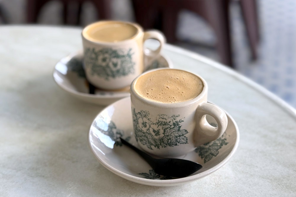 ‘Kopi’ (back) and ‘cham’ (front). — Picture by CK Lim