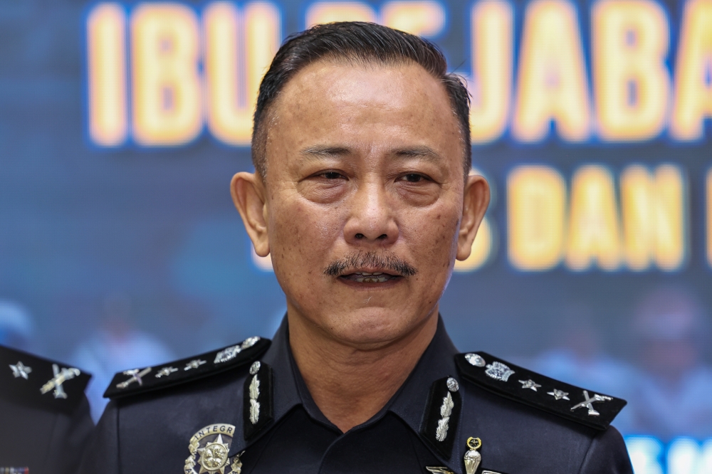 Johor deputy police chief Hoo Chuan Huat said a sixth suspect has been arrested overseas in connection with a fatal stabbing case, with investigations ongoing into the motive. — Bernama pic