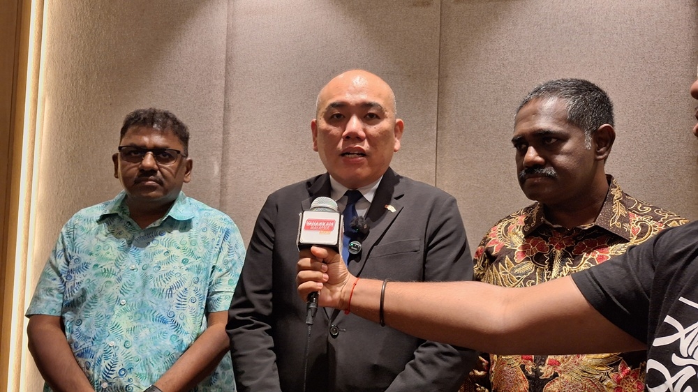 Selangor Speaker Lau Weng San said the Malaysian government should respond to any proposals from DHRRA Malaysia that could be easily implemented to help stateless persons, including those born in Malaysia with at least one Malaysian parent. — Picture by Ida Lim