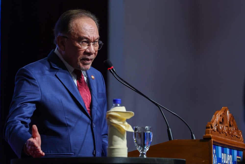 Prime Minister Datuk Seri Anwar Ibrahim said the government will continue to uphold fiscal discipline and curb waste and leakages to ensure Malaysia’s economic growth momentum remains sustainable. — Bernama pic