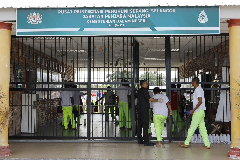 The Residents’ Reintegration Programme (PRP) is an initiative by the Malaysian Prisons Department that provides eligible inmates with employment opportunities and skills training through Corporate Social Initiatives as well as community support prior to their release. — Bernama pic