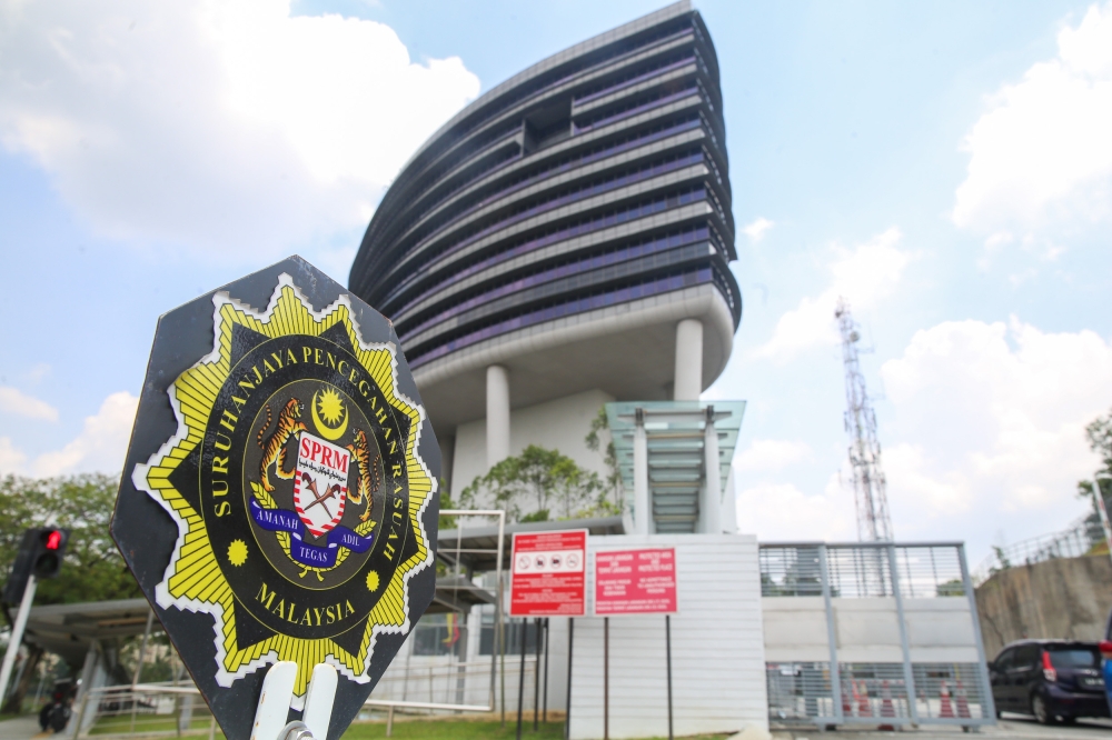 The MACC said that as of March 27, 2026 there has been no official report filed with it concerning the RM10 million bribery claims involving a Malaysian politician and called for one to be made to enable it to start investigations. — Picture by Choo Choy May
