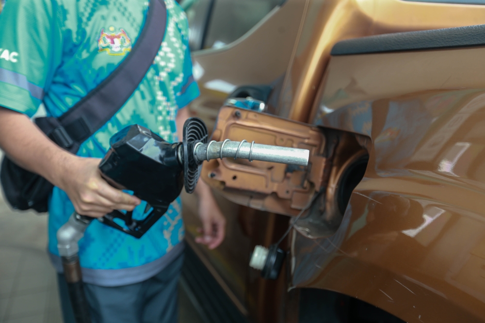 Yesterday, Prime Minister Datuk Seri Anwar Ibrahim announced a temporary adjustment to the quota for the Budi Madani RON95 (BUDI95) programme from 300 litres to 200 litres per month, effective April 1. — Picture by Sayuti Zainudin 