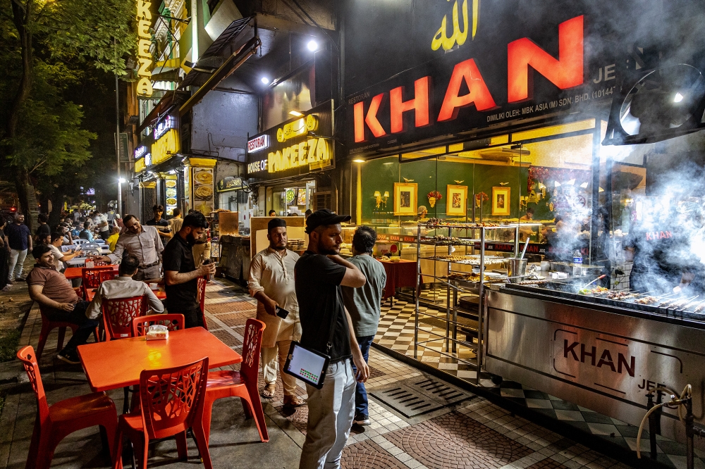 House of Pakeeza and Khan Jee now occupy the building that once housed Mehran, widely regarded by business owners as the pioneer of Pakistani cuisine on Jalan Ipoh. — Picture by Firdaus Latiff