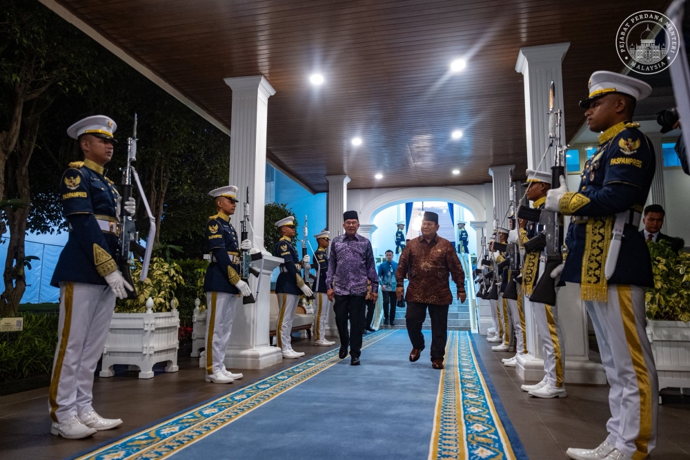 Prime Minister Datuk Seri Anwar Ibrahim discussed measures to address the West Asia conflict with Indonesian President Prabowo Subianto at the Istana Merdeka. — Picture via Facebook