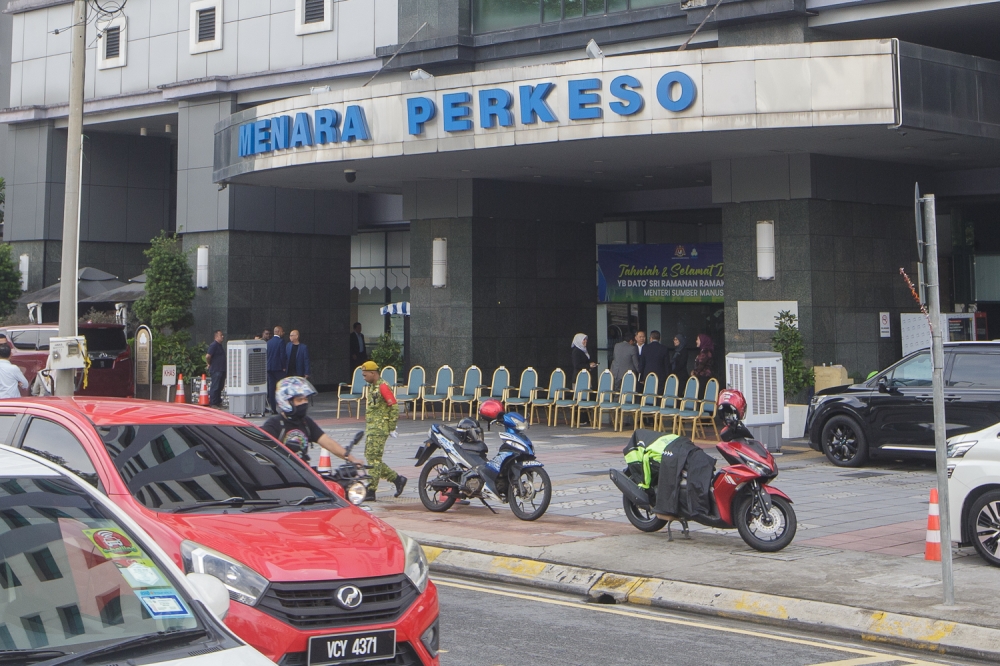 Human Resources Minister R. Ramanan said the government is finalising a proposal to introduce a Traveller Scheme under Social Security Organisation to protect Malaysians commuting daily to Singapore. — Picture by Raymond Manuel