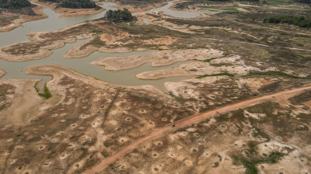 Water levels at Muda, Pedu and Ahning dams stand at 7.76 per cent, 39.71 per cent and 54.12 per cent respectively amid hot weather in Kuala Nerang on March 28, 2026. — Bernama pic