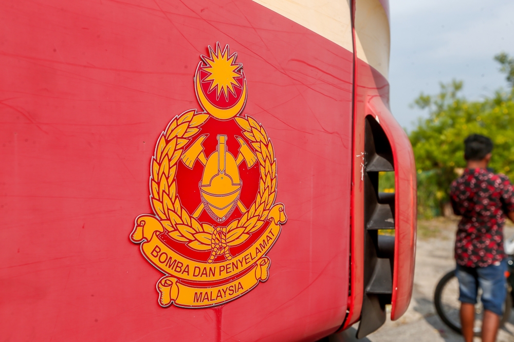 The Fire and Rescue Department said a fisherman reported missing yesterday was found drowned along the shoreline near Tanjung Rhu early this morning. — Picture by Raymond Manuel