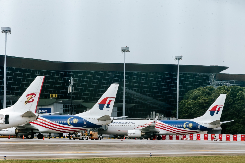 While the Middle East conflict has resulted in some tourists cancelling or postponing their trips to Malaysia, travellers can use alternative transit airports not affected by the ongoing war. — Picture by Raymond Manuel