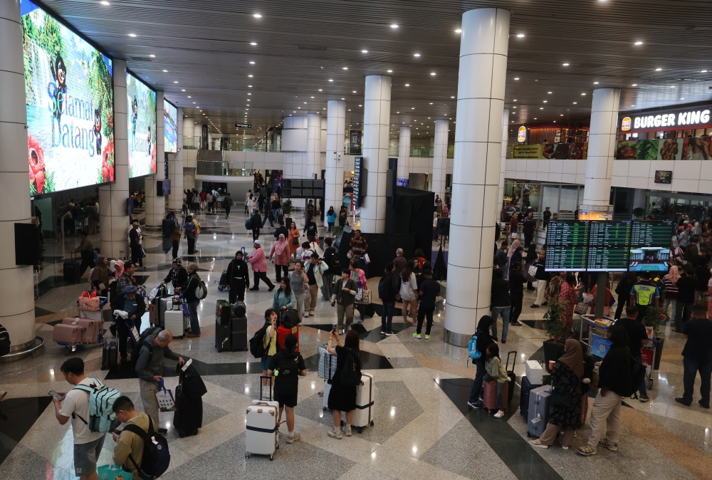 The group comprised travellers either seeking entry into Malaysia or transiting through the country en route to other destinations in Asia. — Bernama pic