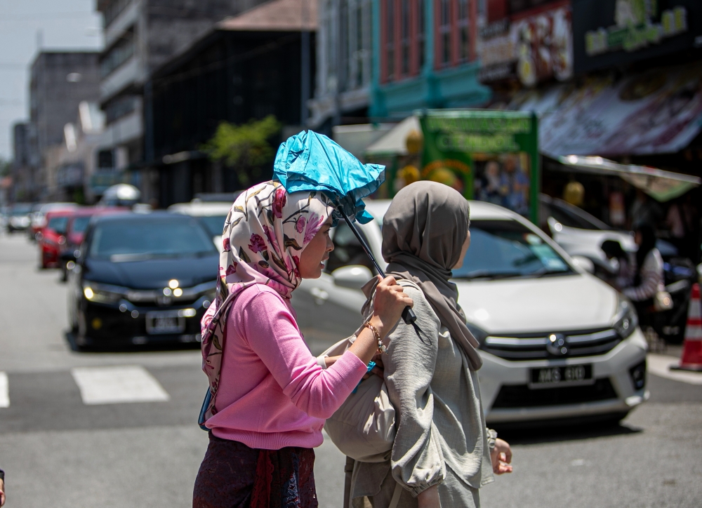 No area in the country has recorded a Level 2 heat wave as of 6am this morning, according to the Malaysian Meteorological Department (MetMalaysia). — Bernama pic