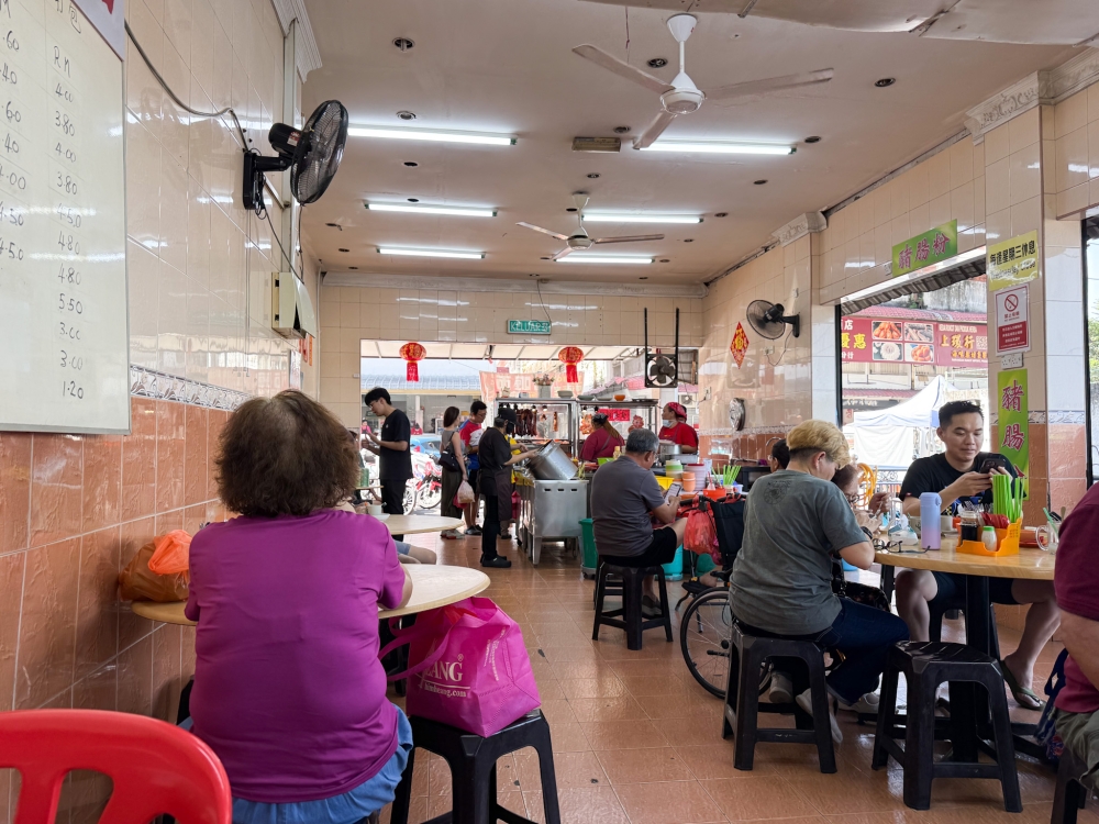 The eatery is located on a corner lot, allowing for a breezy dining experience. — Picture by Lee Khang Yi