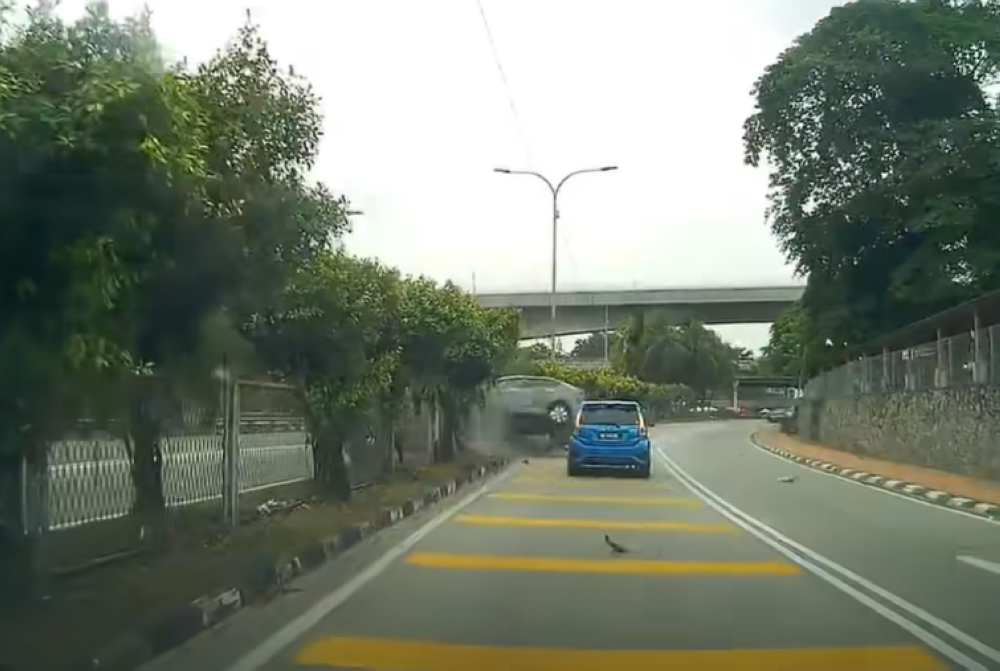 A screenshot of a video of the said incident which went viral on social media. Yesterday, Klang Selatan district police chief ACP Lim Jit Huey said a motorcyclist was killed after being hit by a car driven by an individual under the influence of alcohol and drugs on Jalan Raya Barat. — Picture via social media