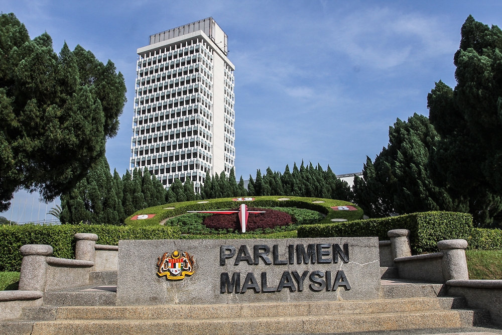 The National Unity Ministry is drafting guidelines to prevent Members of Parliament (MPs) from touching on sensitive issues of race, religion and the monarchy (3R) during debates in the Dewan Rakyat. ― Picture by Shafwan Zaidon
