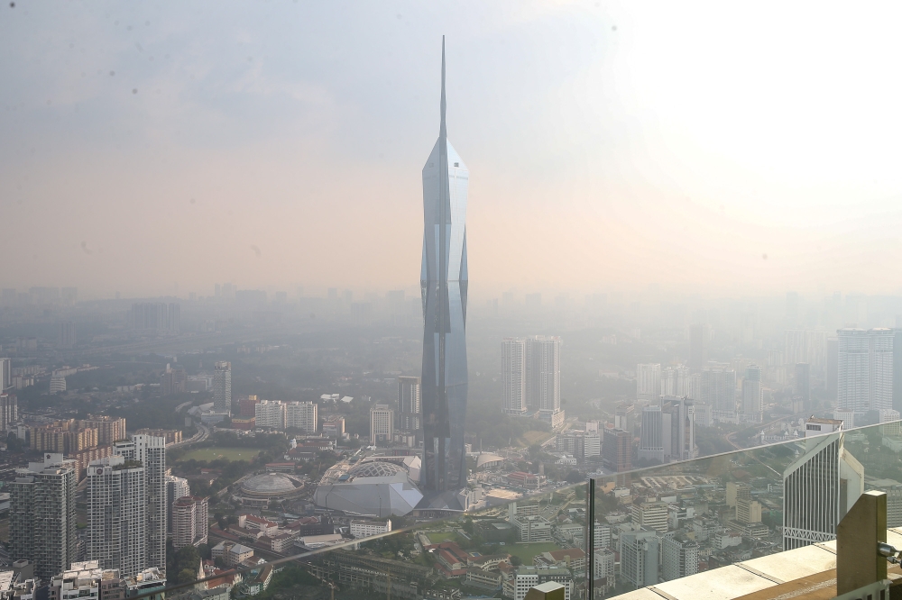 Malaysia remains well-positioned to withstand rising fiscal pressures as the price of Brent crude holds above US$100 per barrel. — Picture by Yusof Isa