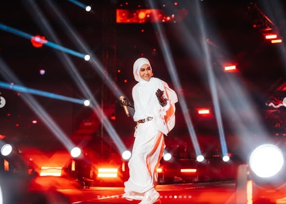 Malaysian rock icon Ella will return to Singapore for a concert on May 9 at The Star Theatre. — Picture via Instagram/ellaaminuddins