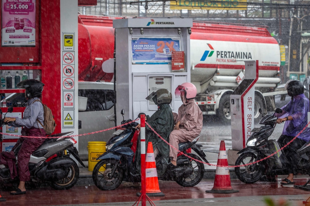 Indonesia said today it would not increase fuel prices despite rising budget pressures from the war in the Middle East. — AFP pic 