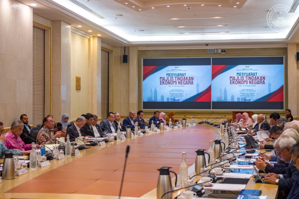The National Economic Action Council (MTEN) today conducted an in depth review of the escalating global energy crisis and its implications for Malaysia’s economy and the well being of the people. — Picture via Facebook/Anwar Ibrahim