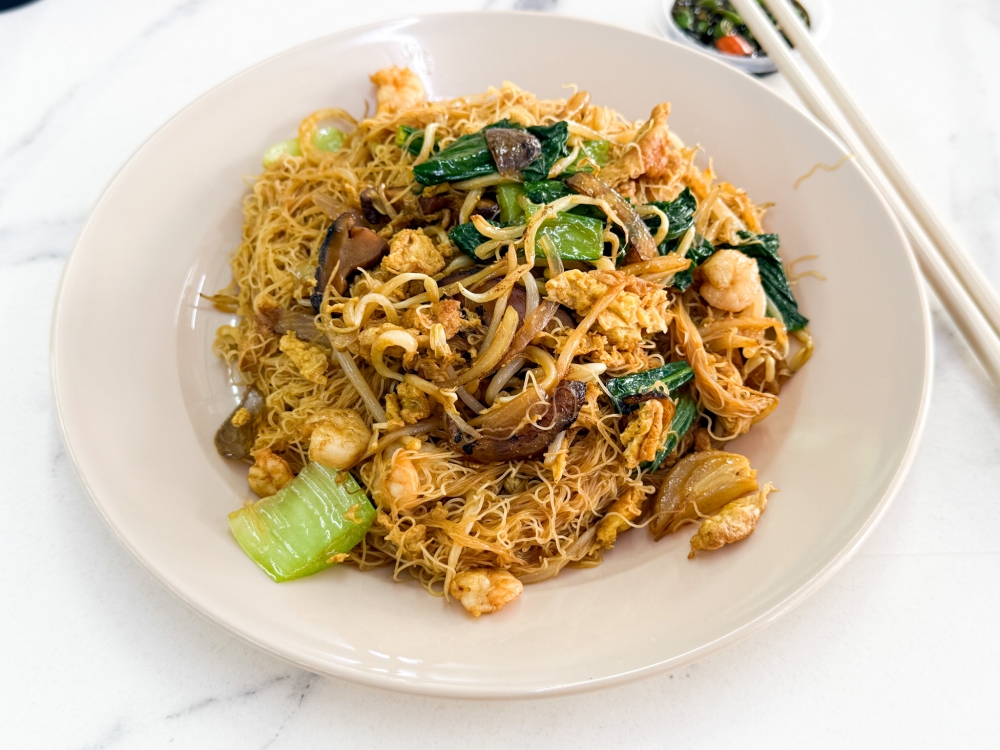 For something different, try the Fried Heng Hwa Bee Hoon, which features fine, delicate strands wok fried with broth, prawns, shiitake mushrooms, bean sprouts and greens. — Picture by Lee Khang Yi