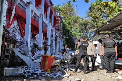 Gempa Bumi 7.4 Magnitud Landa Indonesia, Satu Maut dan Bangunan Rosak