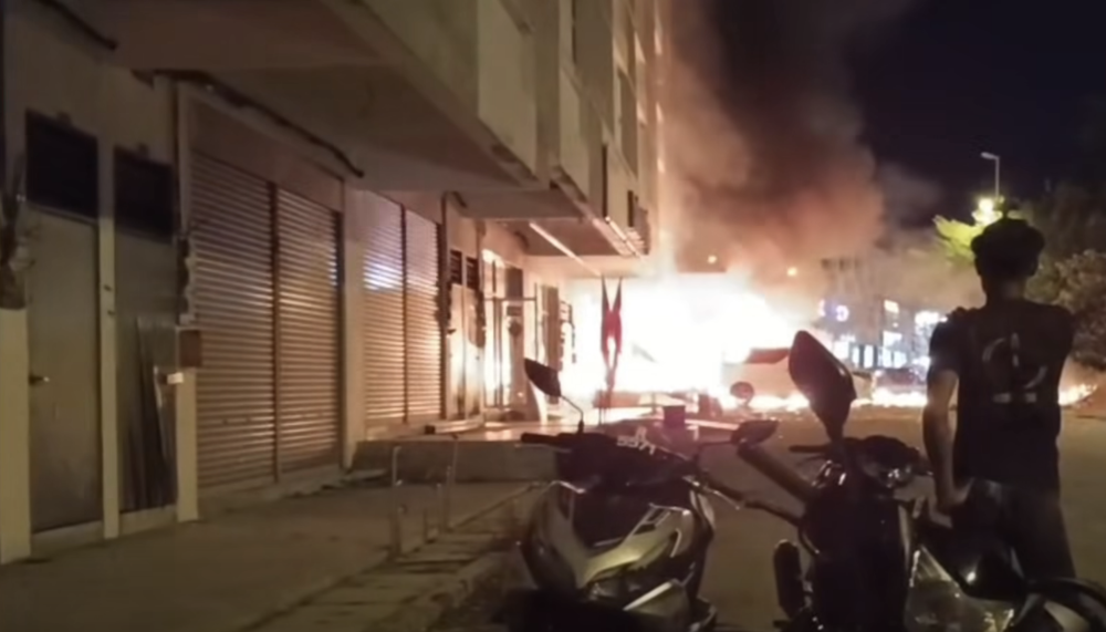 Explosion sparks fire at Chinese prayer shop in Kuala Krai; owners escape with burns (VIDEO)