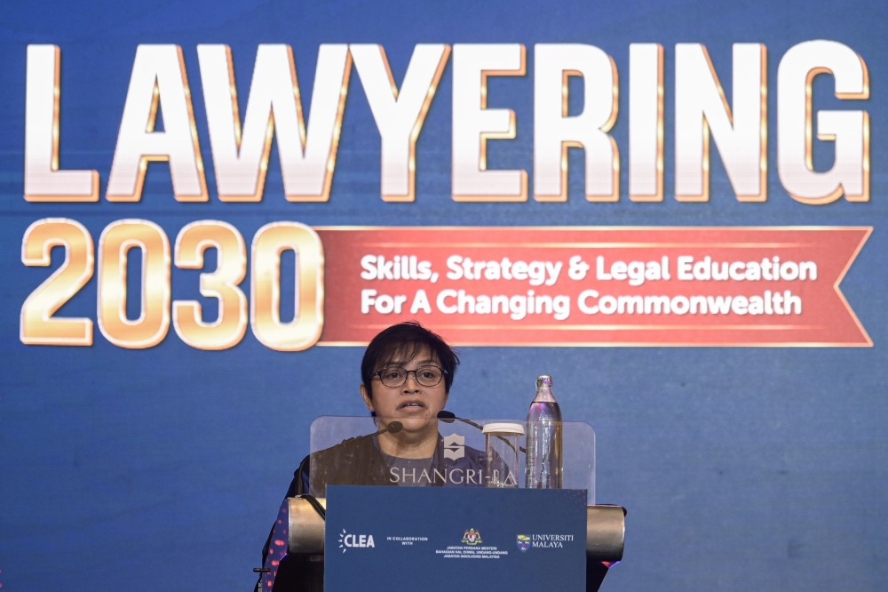 Could a Mediation Centre cut case backlogs and legal costs? Azalina says possible if more disputes stay outside court