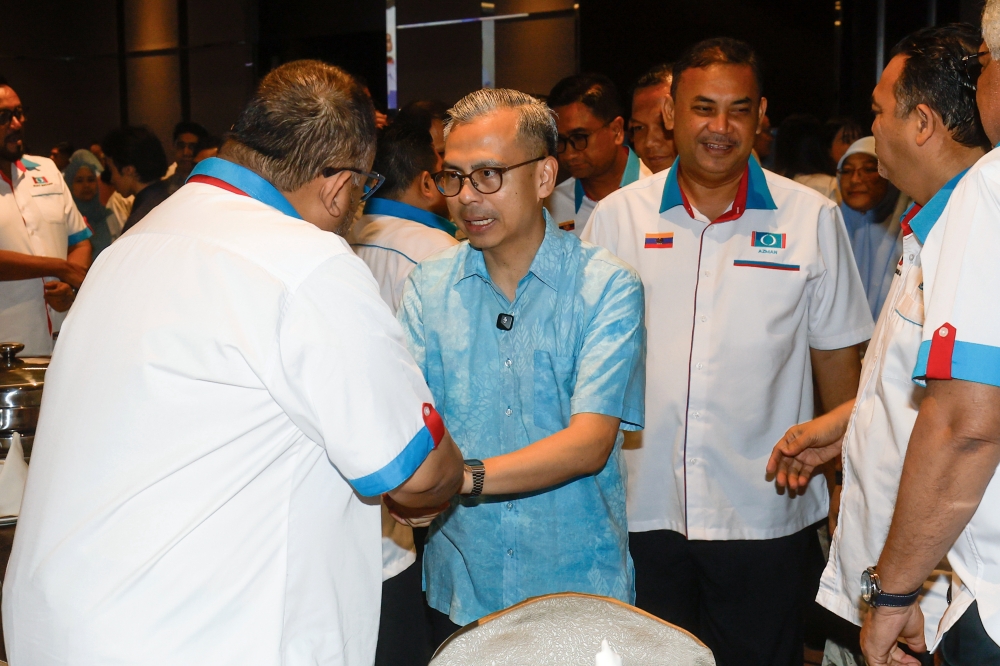 After Wangsa Maju controversy, Fahmi tells PKR members not to go around ‘checking licences’ After Wangsa Maju controversy, Fahmi tells PKR members not to go around ‘checking licences’