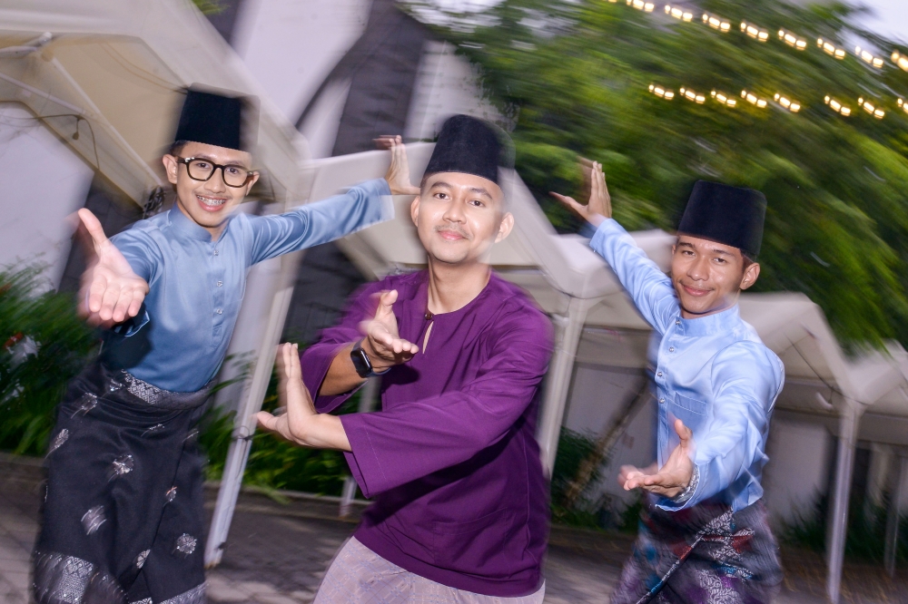 These young Gen Z Malaysians show ‘zapin’ and ‘joget’ are very much alive, one viral step at a time