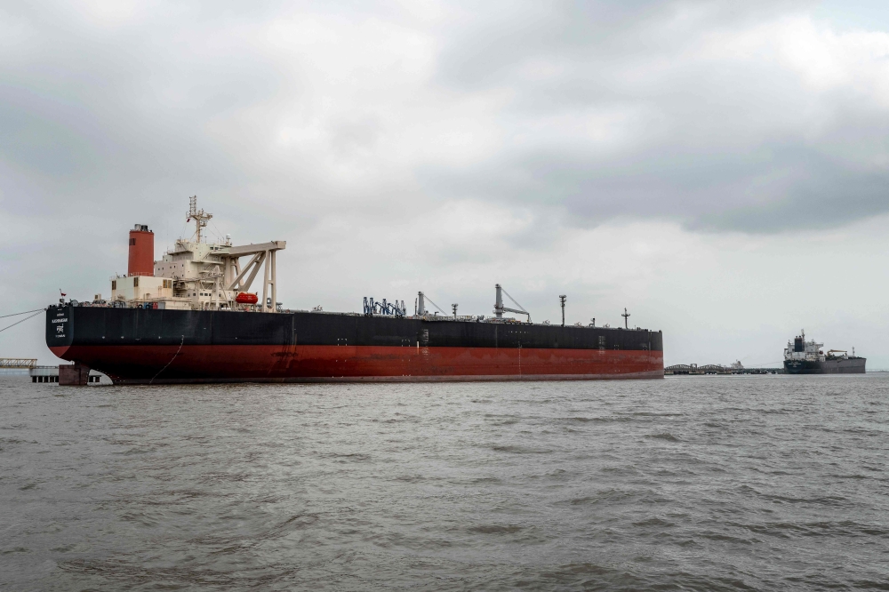 Indian-flagged LPG tanker safely crosses Strait of Hormuz amid Middle East tensions