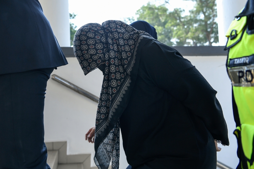 Kedah housewife faces court over RM173,500 ‘phantom jewellery’ scam, pleads not guilty