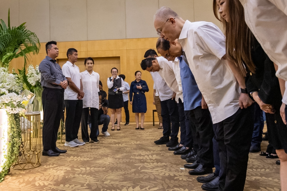 MCA president Datuk Seri Wee Ka Siong with MCA party leaders at the wake of late Tun Dr Ling Liong Sik at at Xiao En Centre, Kuala Lumpur, on April 6, 2026. — Picture by Firdaus Latif