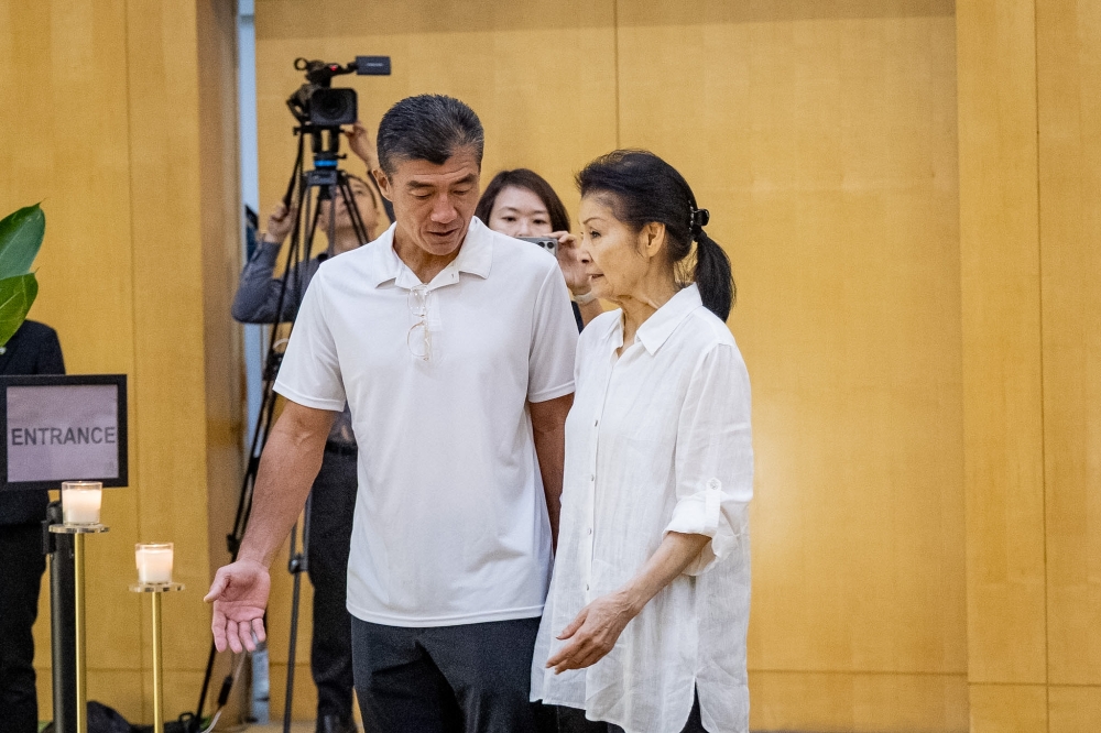 Ling Hee Keat, the late Tun Dr Ling Liong Sik’s son, and Toh Puan Ong Ee Nah at the wake, April 6, 2026. — Picture by Firdaus Latif