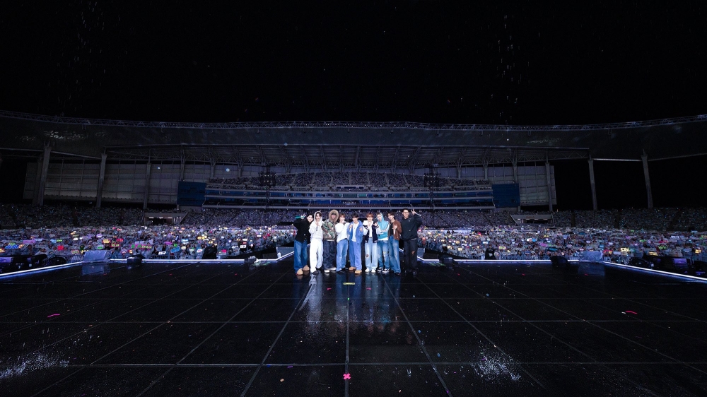 All 13 members of SEVENTEEN renew contracts with Pledis Entertainment (VIDEO) All 13 members of SEVENTEEN renew contracts with Pledis Entertainment (VIDEO)