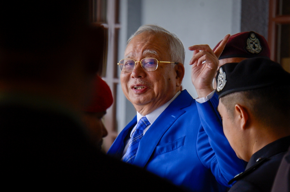 Former prime minister Datuk Seri Najib Tun Razak arrives at the High Court to continue proceedings in his defamation suit involving Health Minister Datuk Seri Dr Dzulkefly Ahmad over a Facebook post on cronyism, Kuala Lumpur, April 7, 2026. — Bernama pic