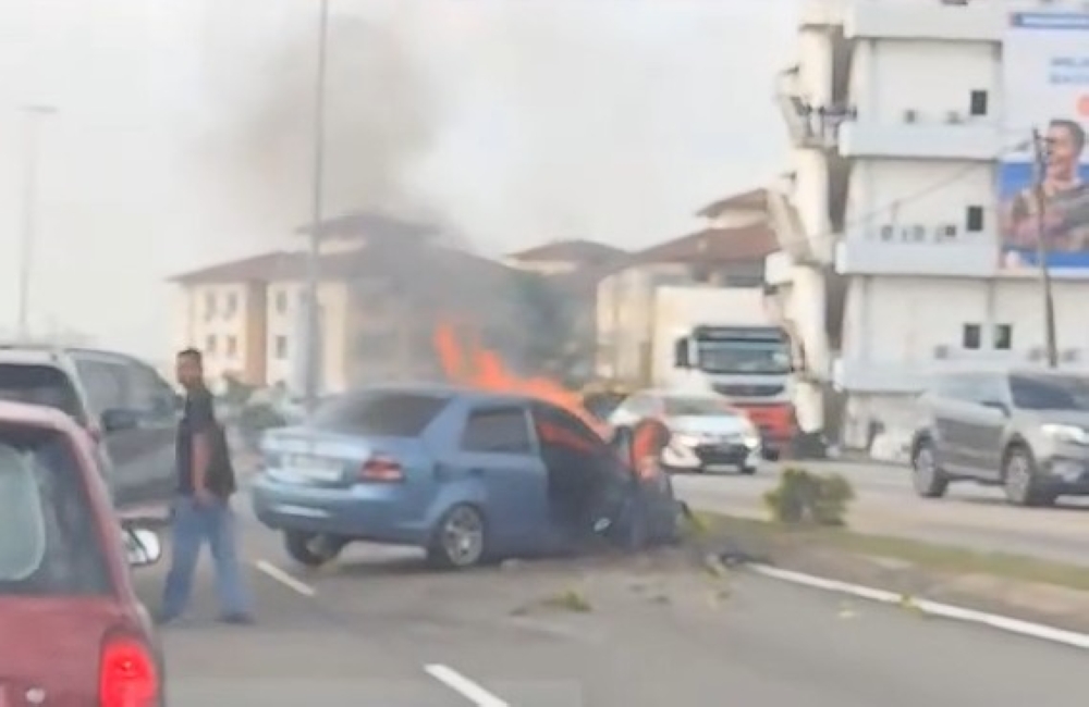 Police hunt Proton Saga driver over six-vehicle crash in Melaka Tengah