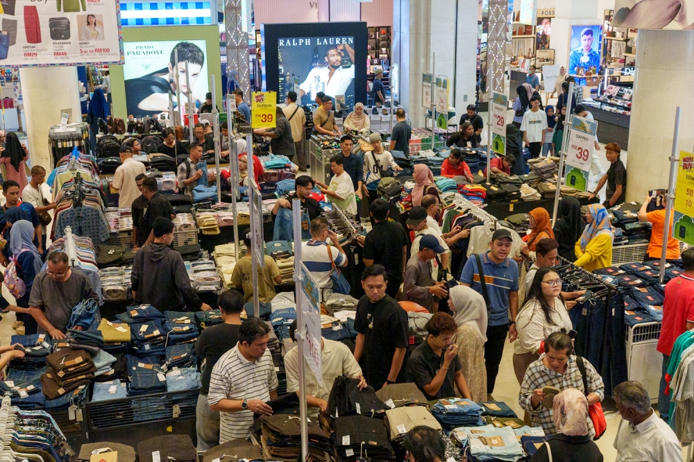 MRA said consumers may spend less on non-essential goods, which means retail outlets may have to shift to offering value towards shoppers. — Picture by Raymond Manuel 