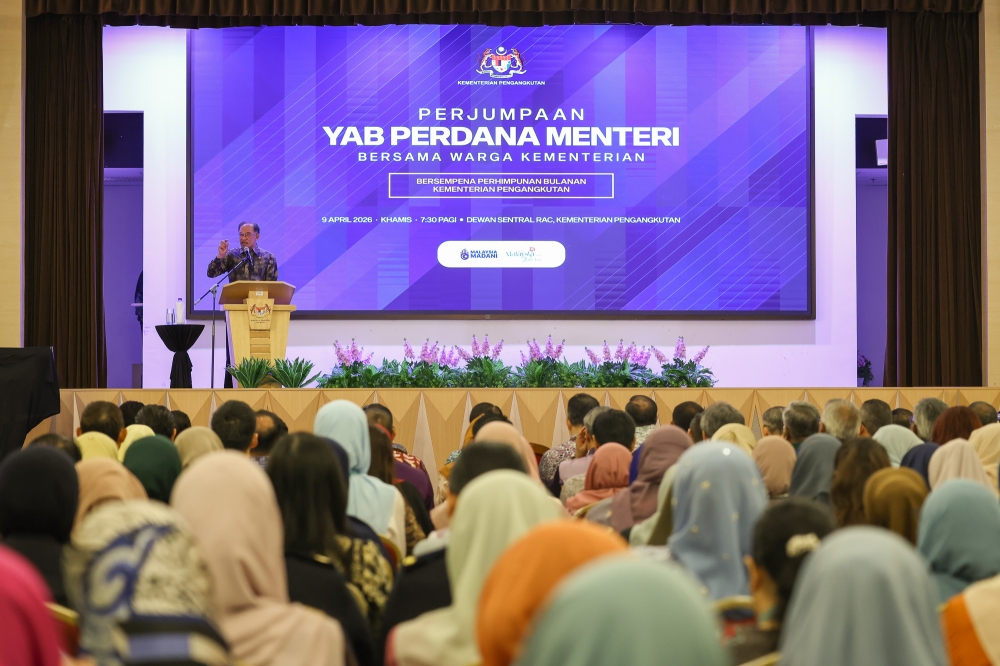 Anwar: War pushing up freight and insurance costs, but Malaysia remains resilient