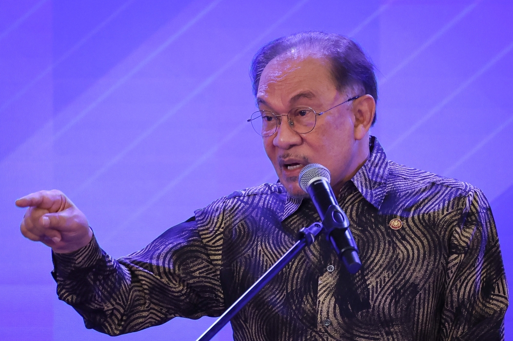 Anwar: Transport sector now front line in shielding Malaysia from global shocks