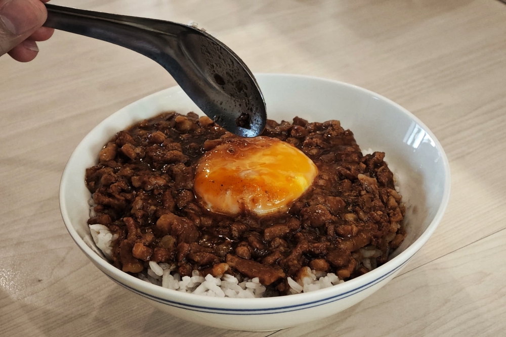One dish, one-man show: Loba.png in Setia Alam specialises in Taiwanese braised pork rice that’s worth the trip