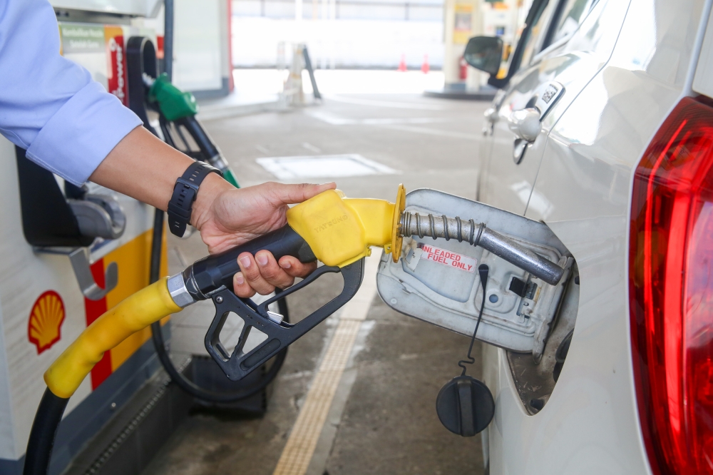 Oil price fluctuations driven by global tensions can quickly translate into higher fuel costs for Malaysian motorists and businesses. — Picture by Choo Choy May